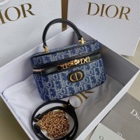 Replica Dior 30 Montaigne Mini Vanity Case