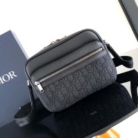 Dior Rider 2.0 Zipped Messenger Bag