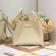 Replica Dior Medium Signature Bucket Bag white leather