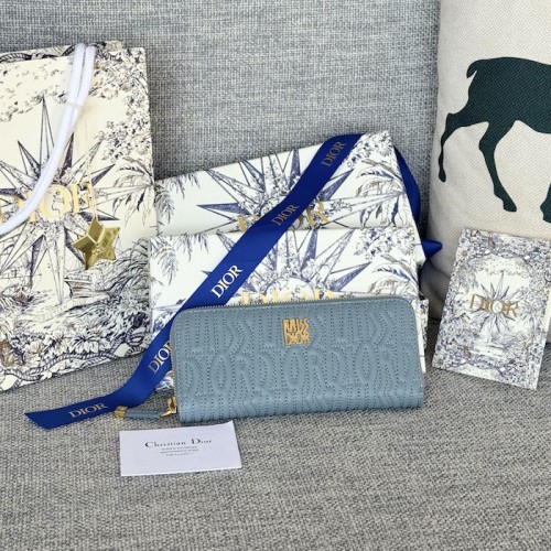 Replica Miss Caro Voyageur Slim Wallet